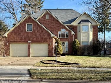 4978 Somerton Drive, Troy, MI 48085