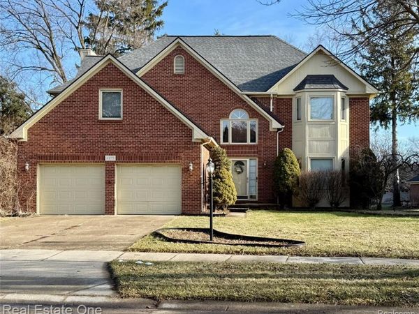 4978 Somerton Drive, Troy, MI 48085