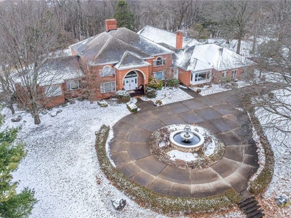 450 KNOLLWOOD CIR, Freedom, PA 15042