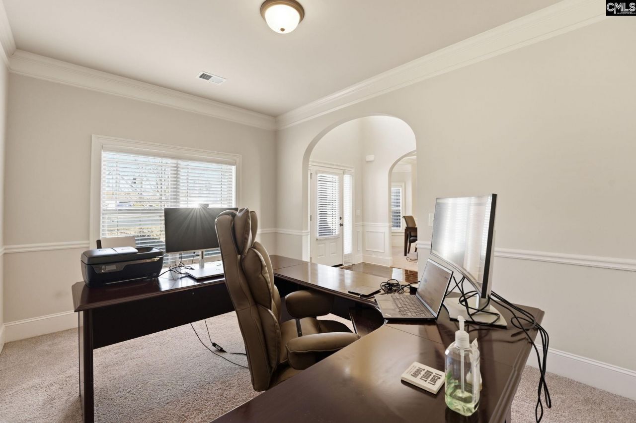 8 Hillfoots Photo 12