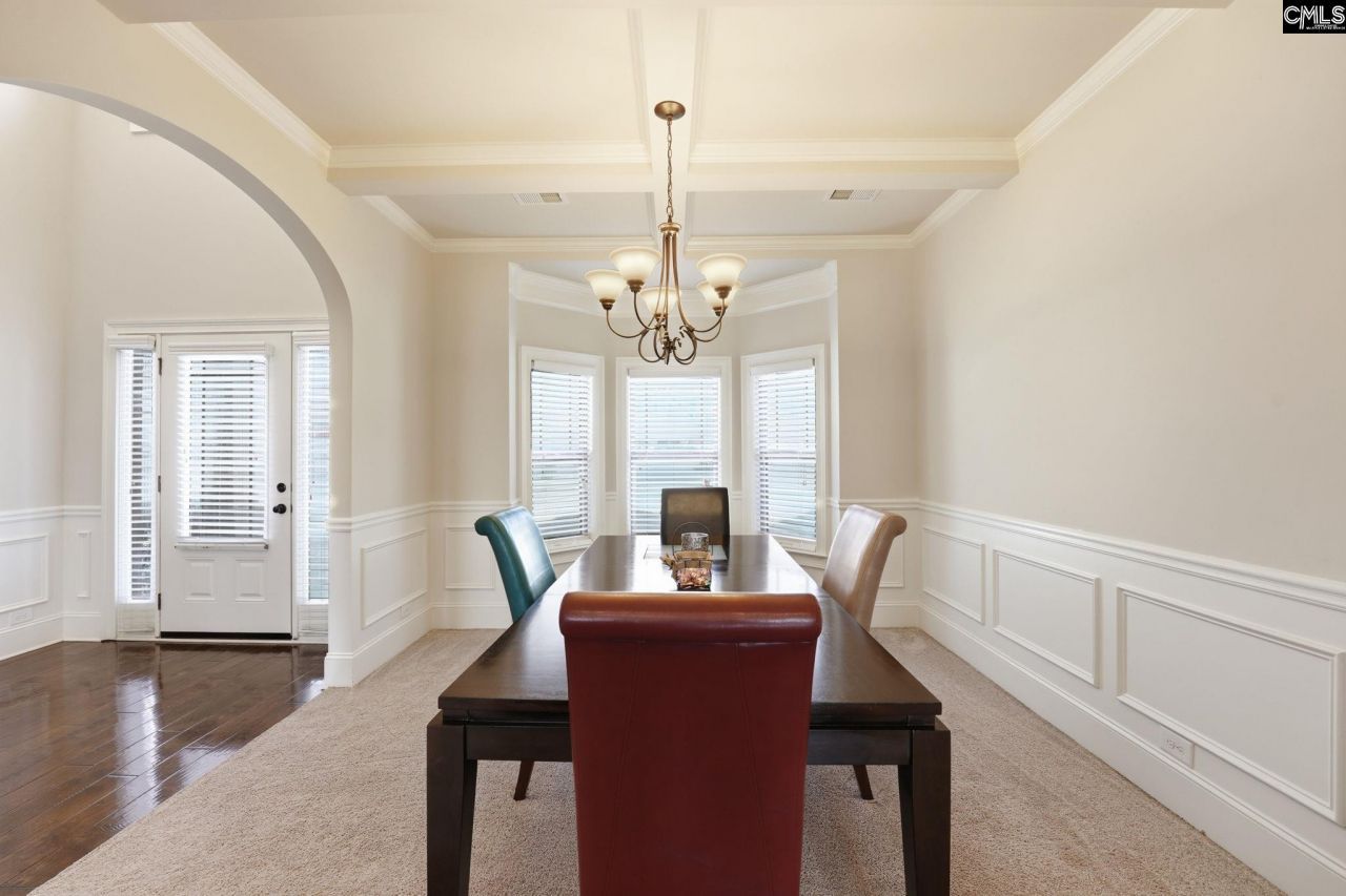 8 Hillfoots Photo 14