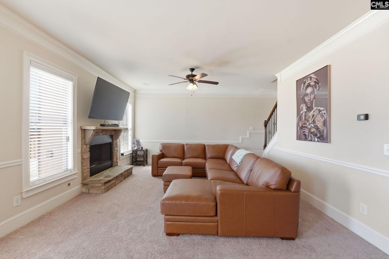 8 Hillfoots Photo 19