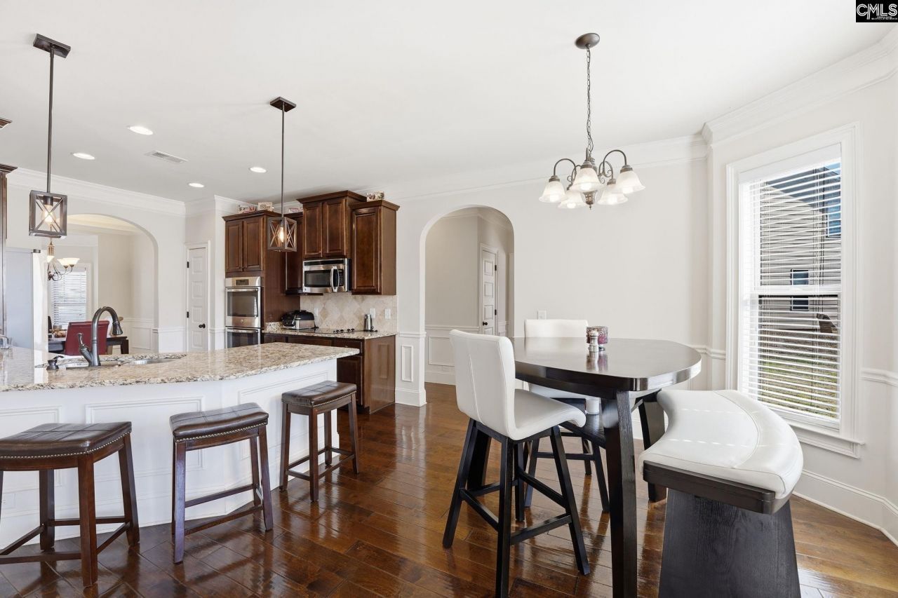 8 Hillfoots Photo 20