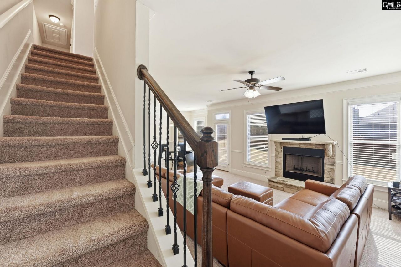 8 Hillfoots Photo 27