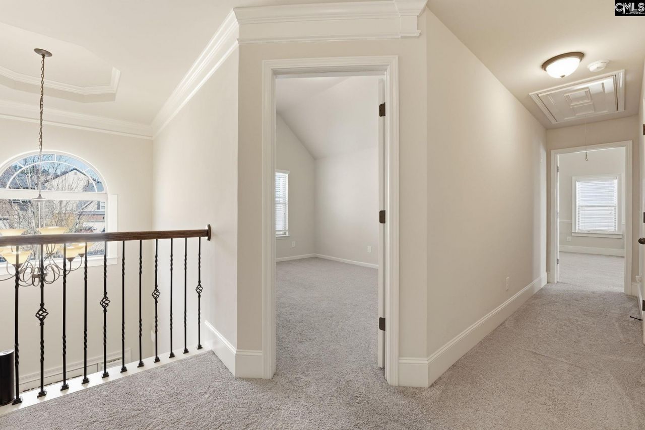 8 Hillfoots Photo 28