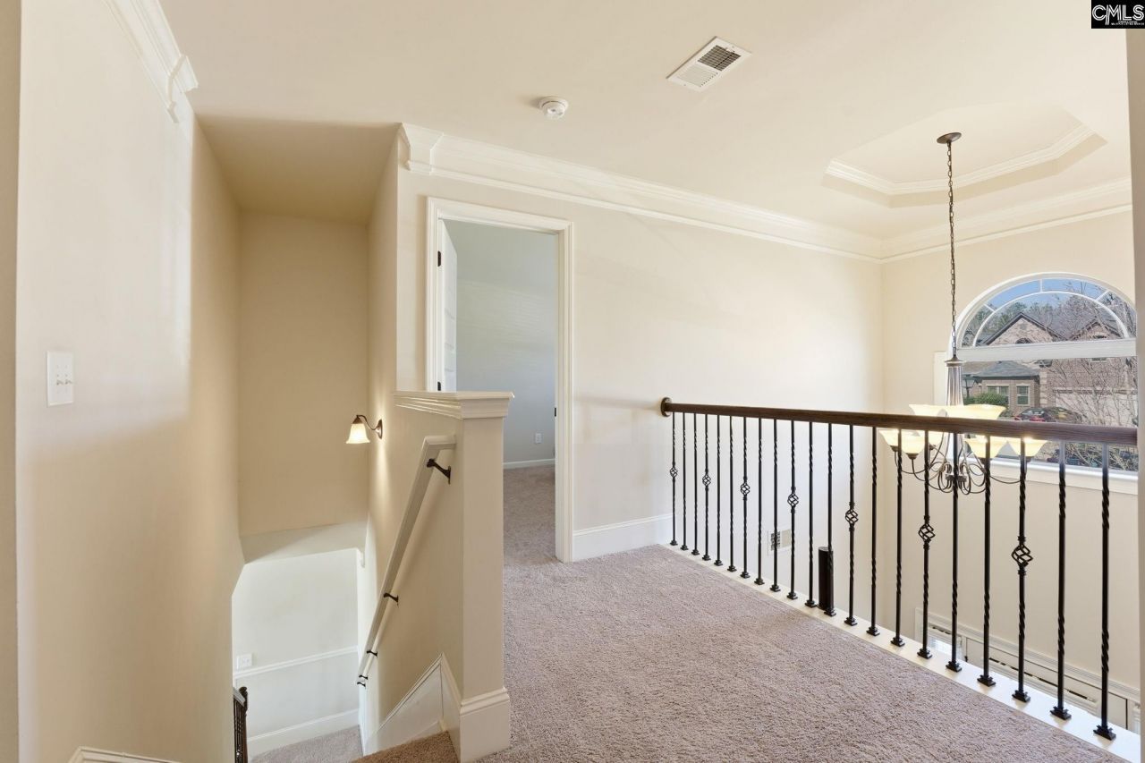 8 Hillfoots Photo 29