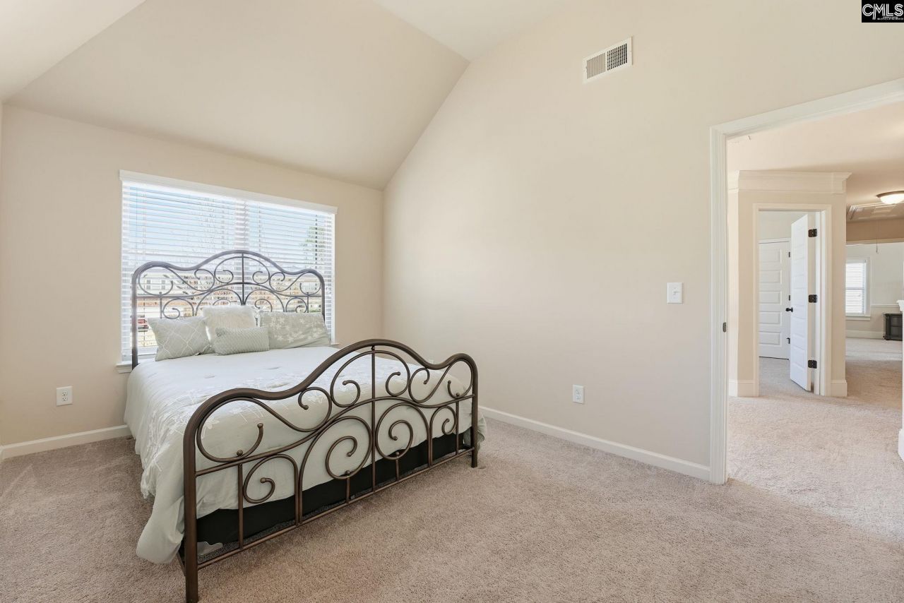 8 Hillfoots Photo 31