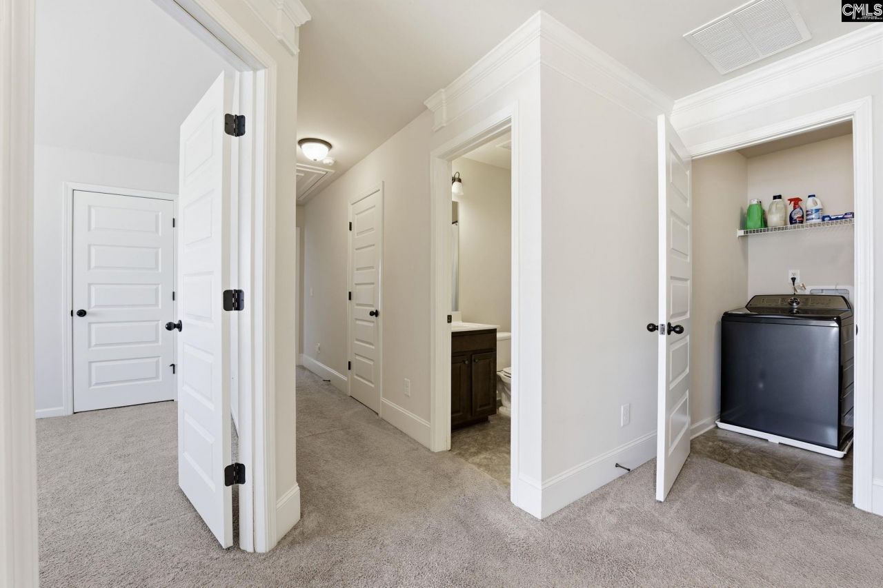 8 Hillfoots Photo 32