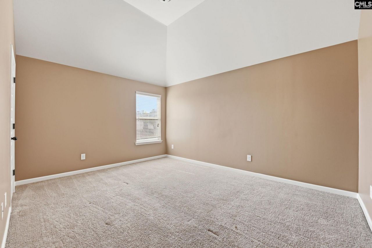 8 Hillfoots Photo 35