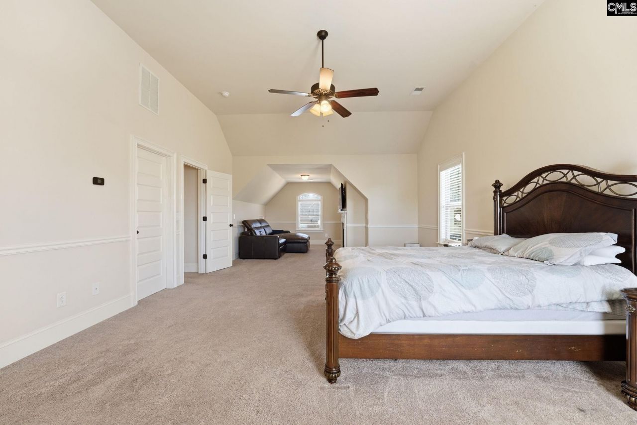 8 Hillfoots Photo 41