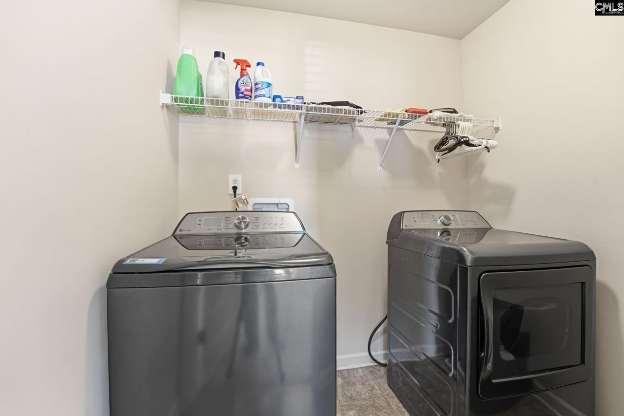 8 Hillfoots Photo 49