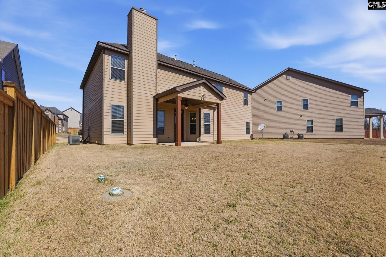 8 Hillfoots Photo 52