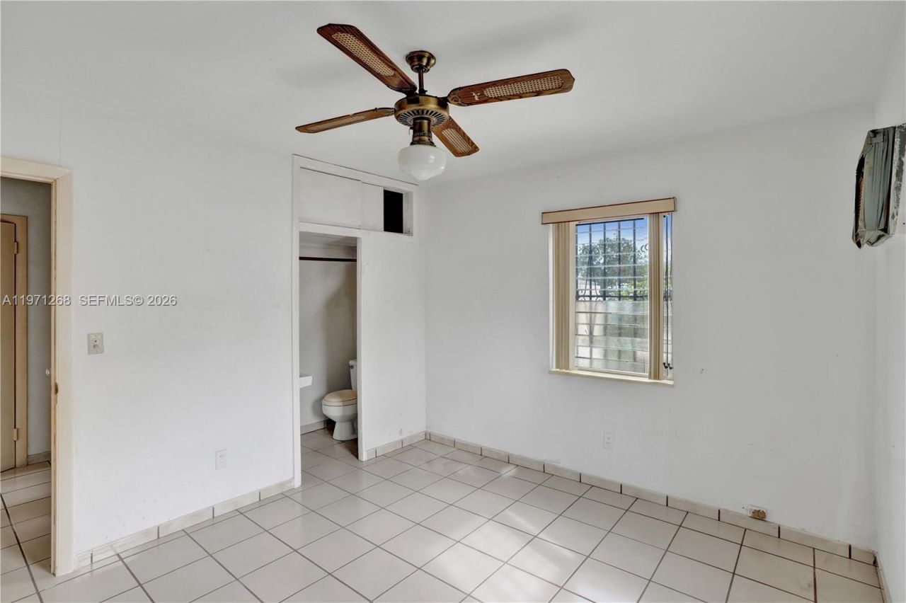 831 NW 21st Ct, Miami, FL 33125 Photo