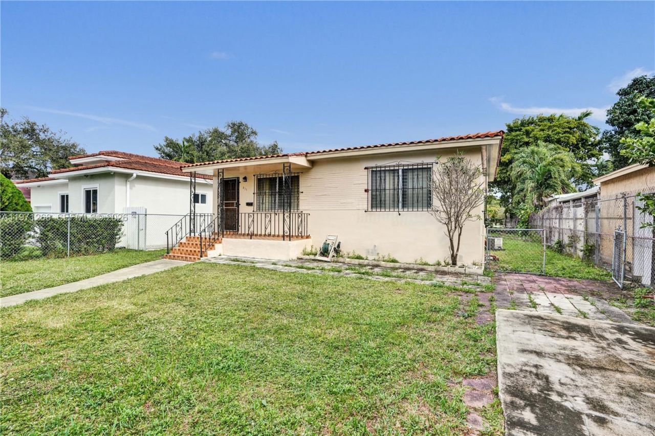 831 NW 21st Ct, Miami, FL 33125 Photo