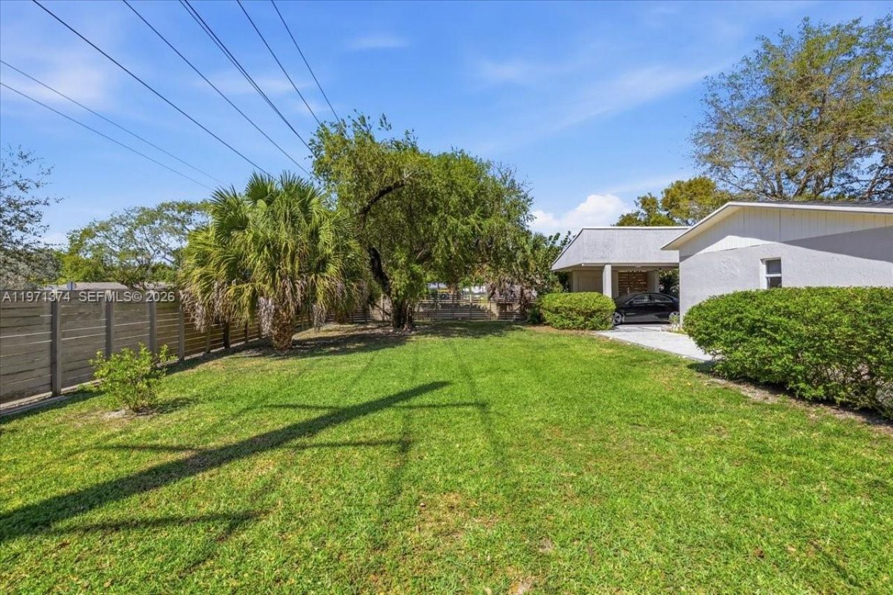 6140 SW 62nd St, South Miami, FL 33143 Photo