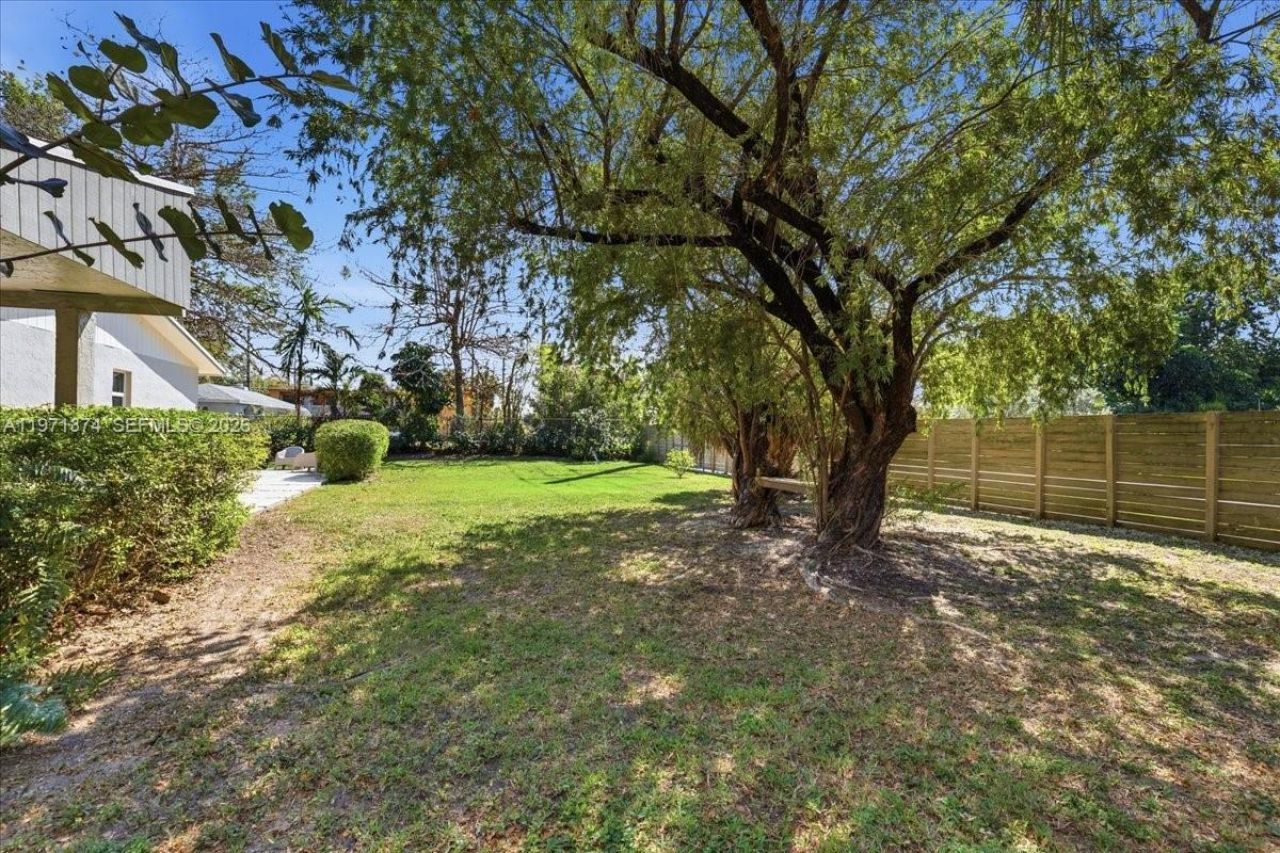 6140 SW 62nd St, South Miami, FL 33143 Photo