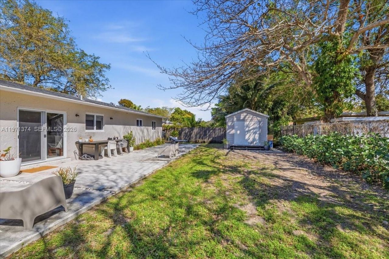 6140 SW 62nd St, South Miami, FL 33143 Photo