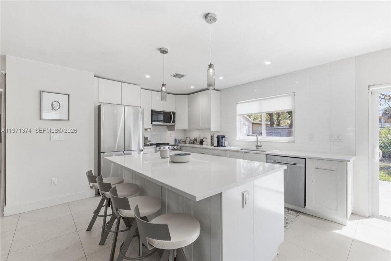 6140 SW 62nd St, South Miami, FL 33143 Photo