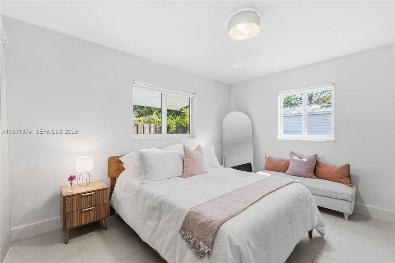 6140 SW 62nd St, South Miami, FL 33143 Photo