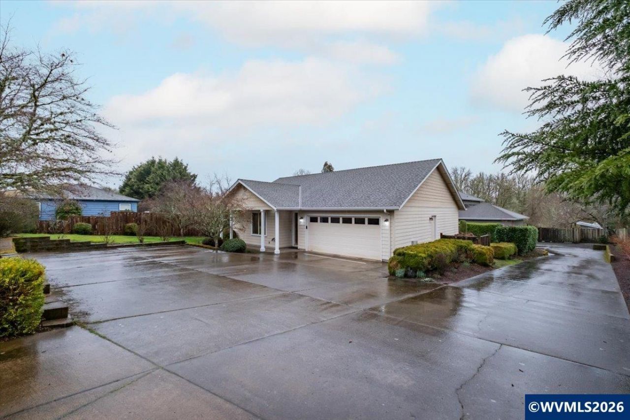 3929 SW Country Club Dr, Corvallis, OR 97333 Main Photo