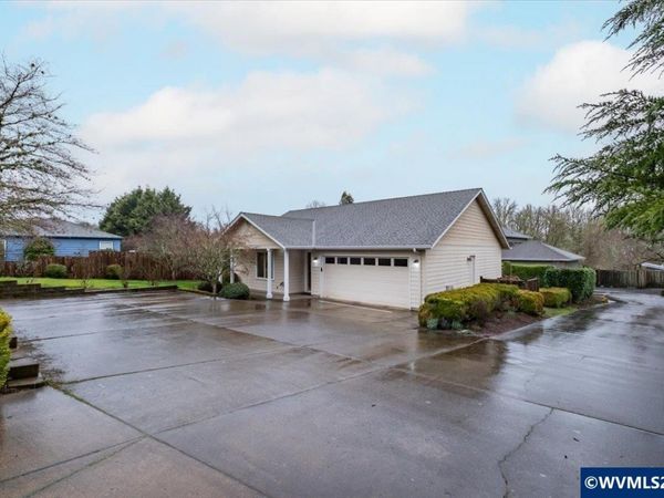 3929 SW Country Club Dr, Corvallis, OR 97333