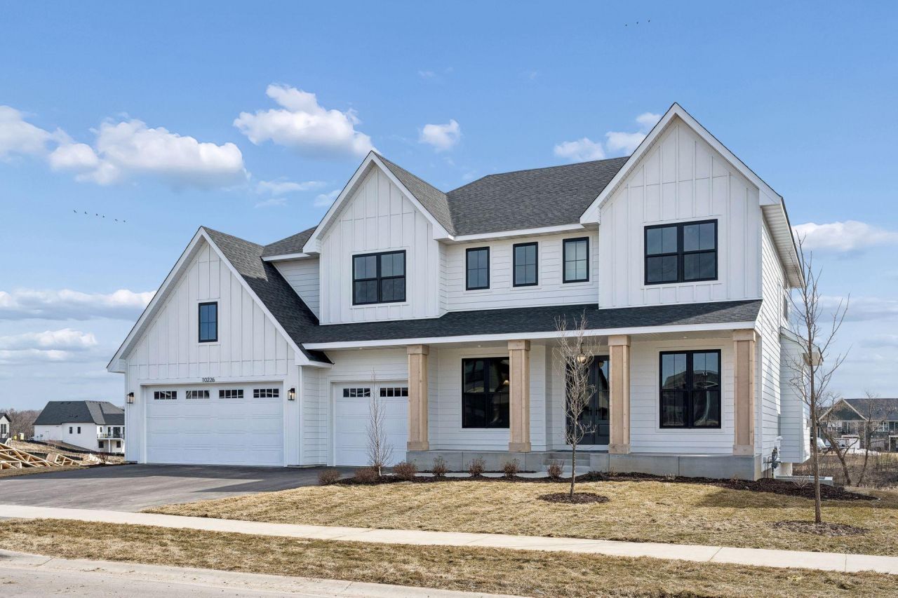 10226 Peony Lane N, Maple Grove, MN 55311