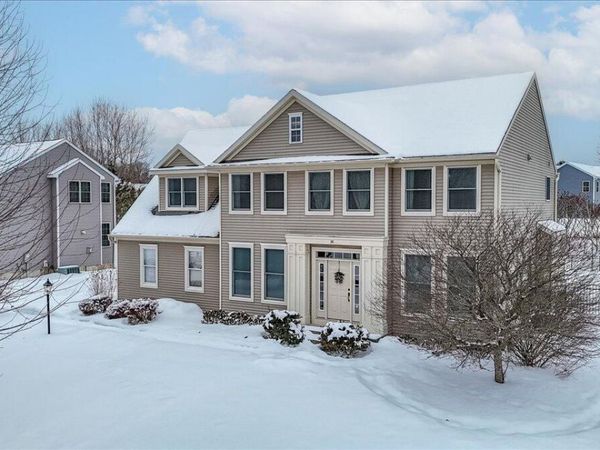 14 Canopy Lane, Ballston Lake, NY 12019