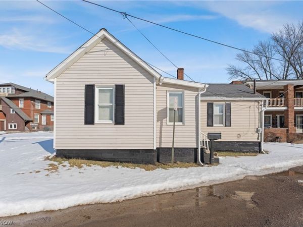 912 Essig Court NW, Canton, OH 44703