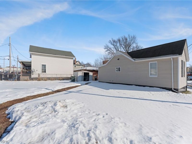 912 Essig Court NW, Canton, OH 44703 Photo 3