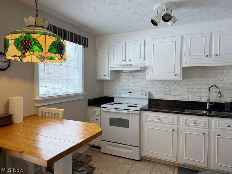 994 Erin Drive, Kent, OH 44240 Photo 11