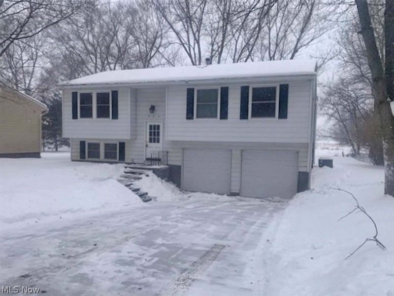 994 Erin Drive, Kent, OH 44240 Photo 2