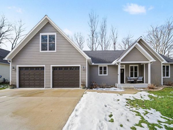 508 S Jameson Street, New Buffalo, MI 49117