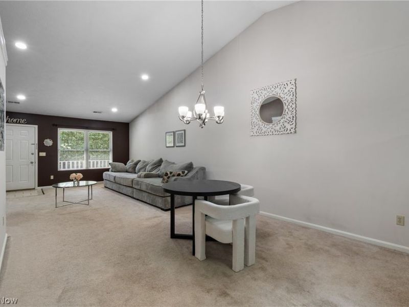 527 S Frank Boulevard, Akron, OH 44313 Photo 11