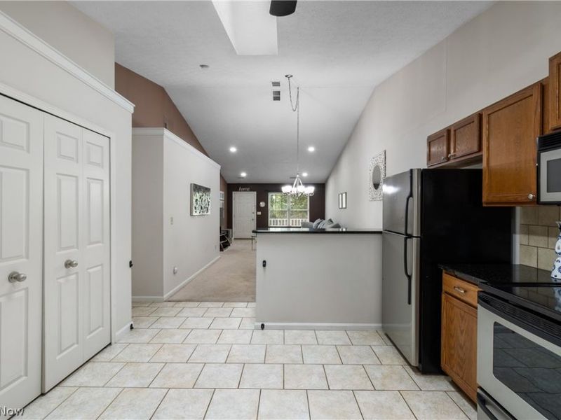 527 S Frank Boulevard, Akron, OH 44313 Photo 16