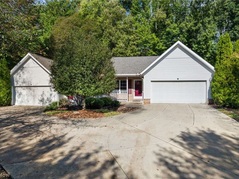 527 S Frank Boulevard, Akron, OH 44313 Photo 2