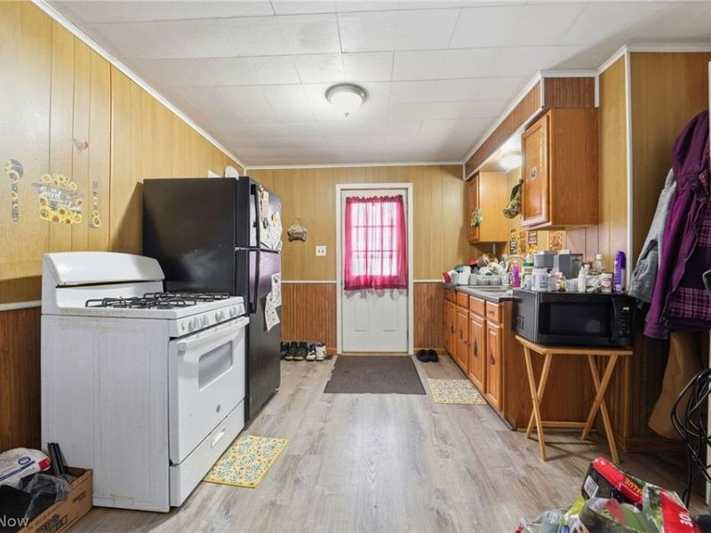 1031 Thayer Avenue, Ashtabula, OH 44004 Photo 6