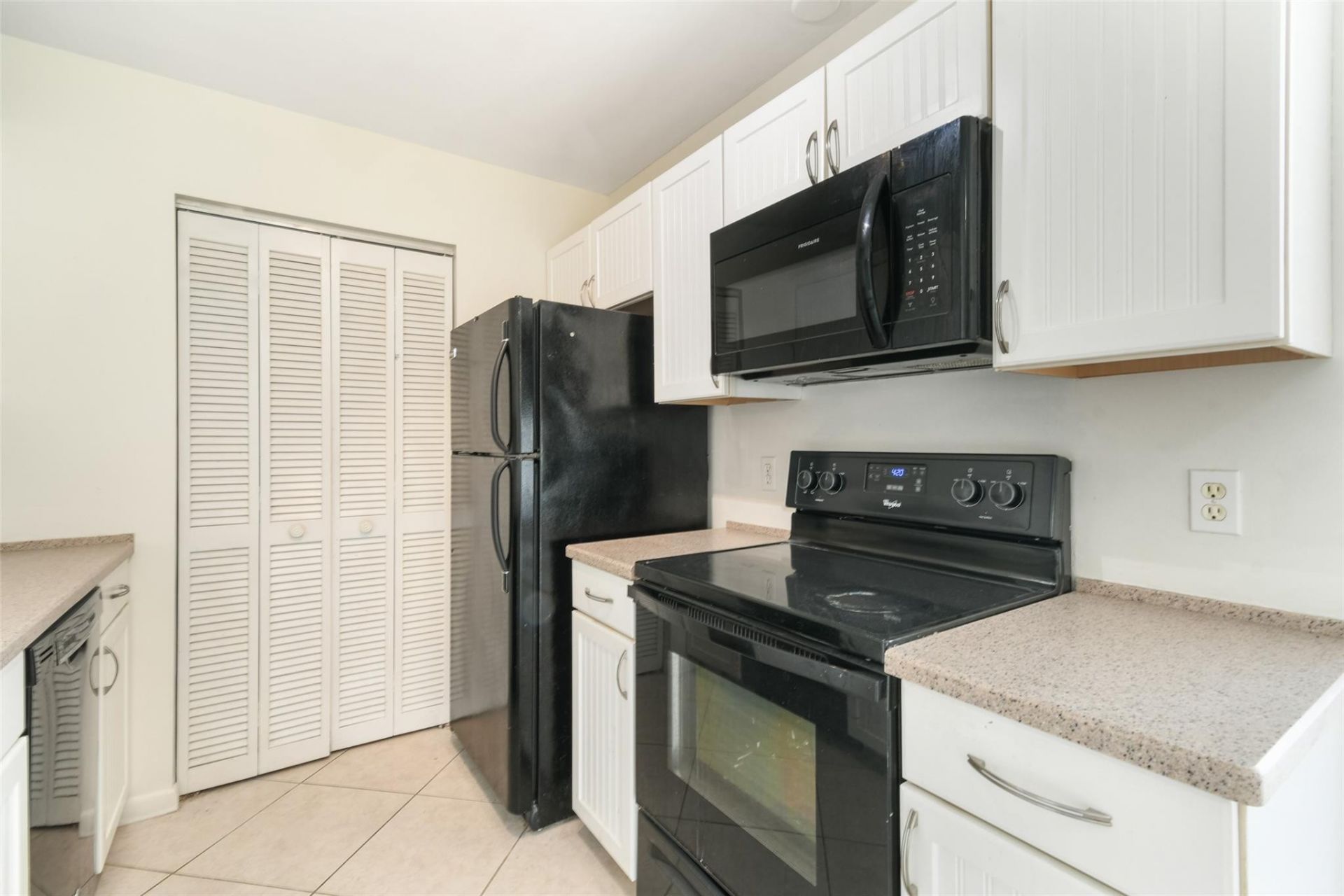 8163 SE Croft Cir, Unit C-5, Hobe Sound, FL 33455 Photo