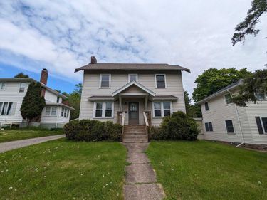 215 W Arrowhead Road, Duluth, MN 55803