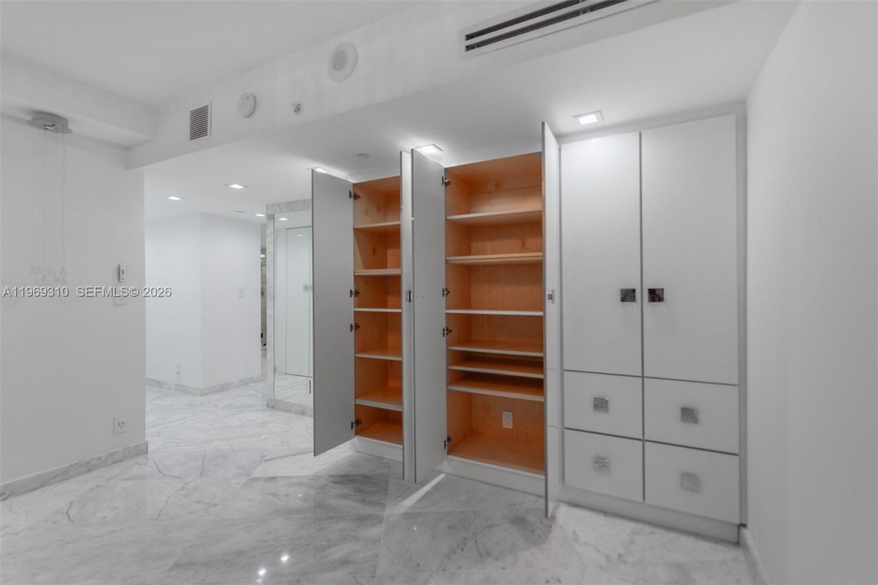 19195 NE 36th Ct , Unit 2707, Aventura, FL 33180 Photo