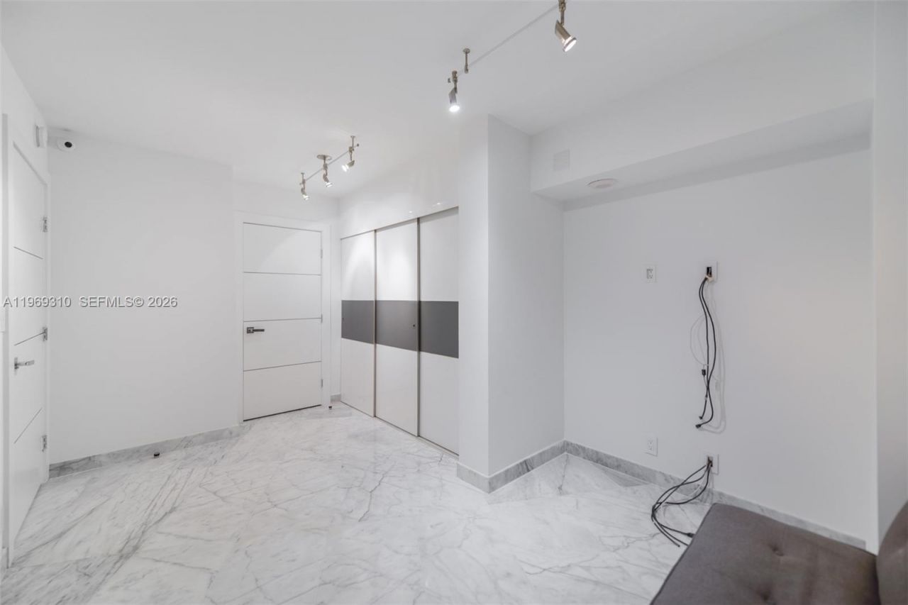 19195 NE 36th Ct , Unit 2707, Aventura, FL 33180 Photo