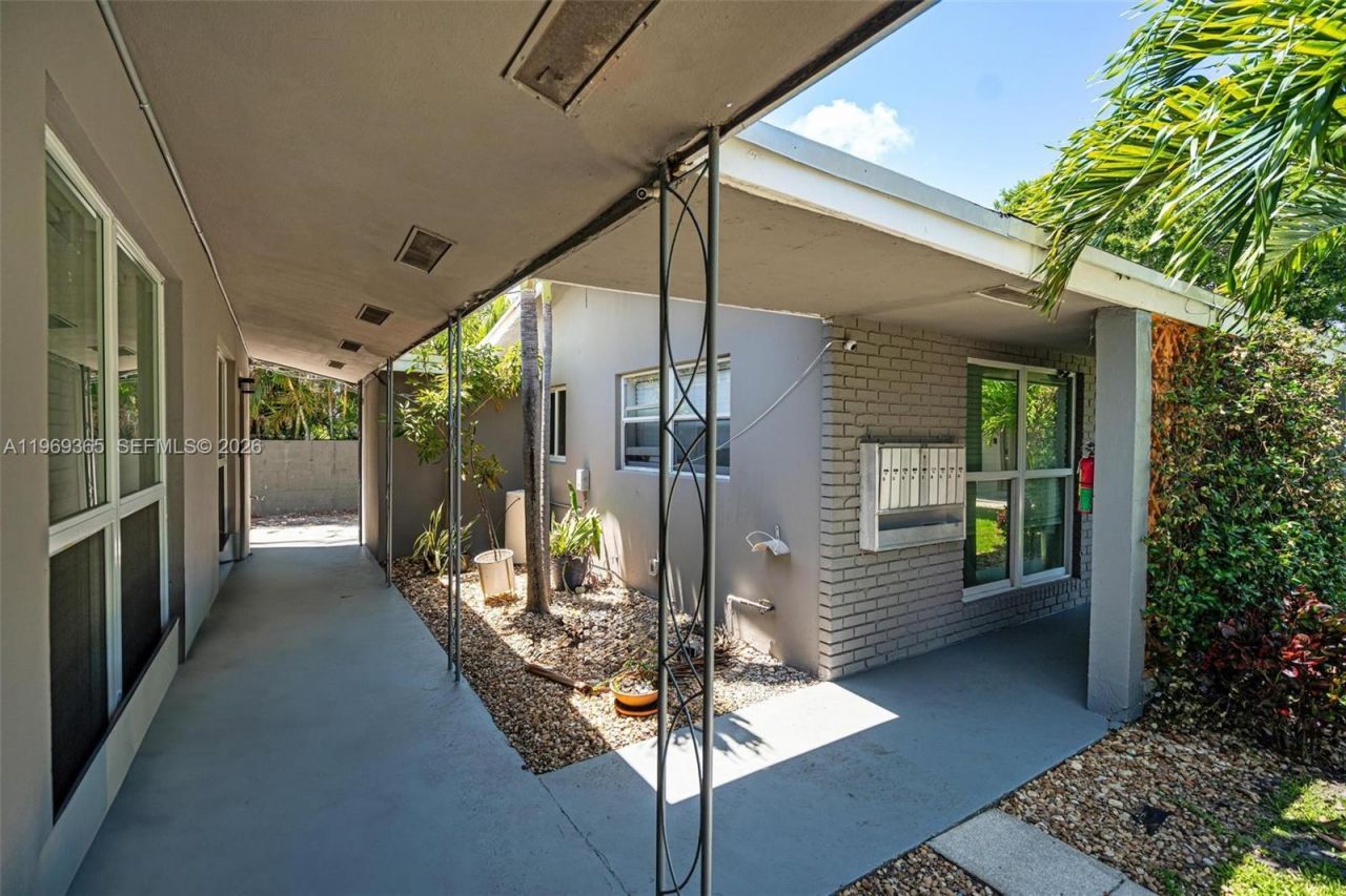 2201 NE 14th Ave , Wilton Manors, FL 33305 Photo