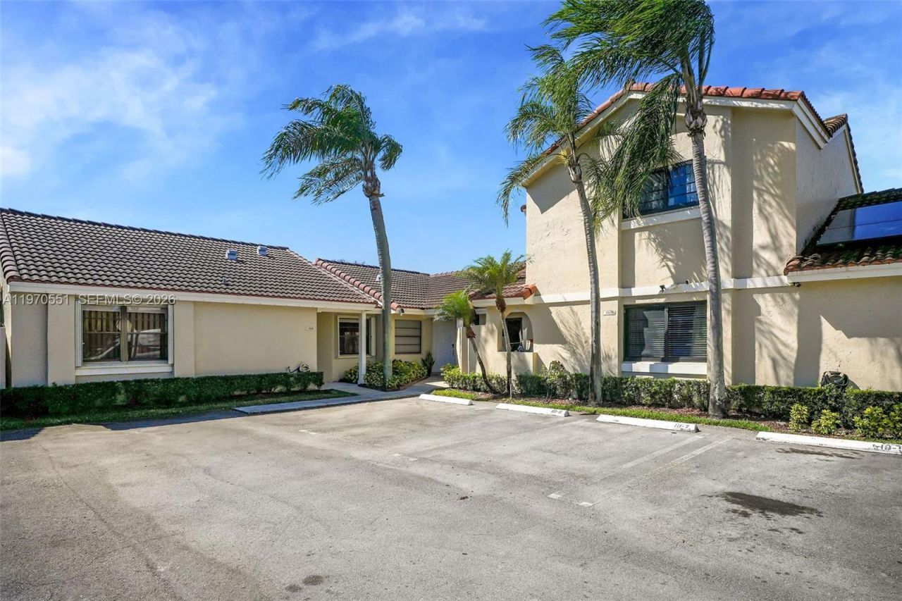 17032 NW 63rd Pl, Hialeah, FL 33015 Photo