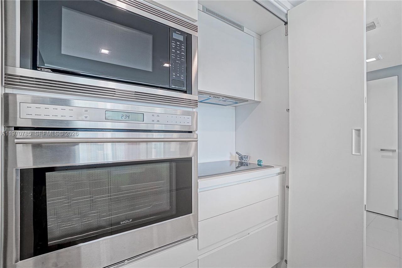 475 Brickell Ave, Unit 1913, Miami, FL 33131 Photo