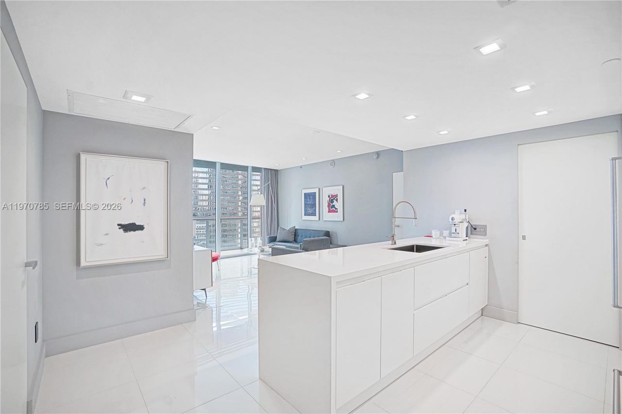 475 Brickell Ave, Unit 1913, Miami, FL 33131 Photo