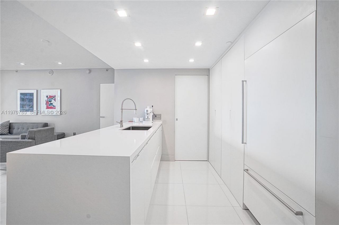 475 Brickell Ave, Unit 1913, Miami, FL 33131 Photo