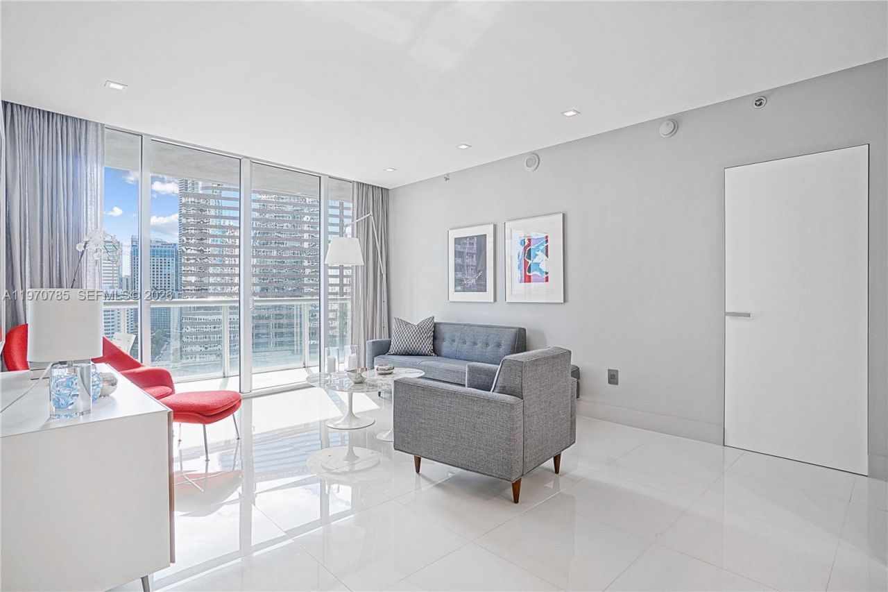 475 Brickell Ave, Unit 1913, Miami, FL 33131 Photo