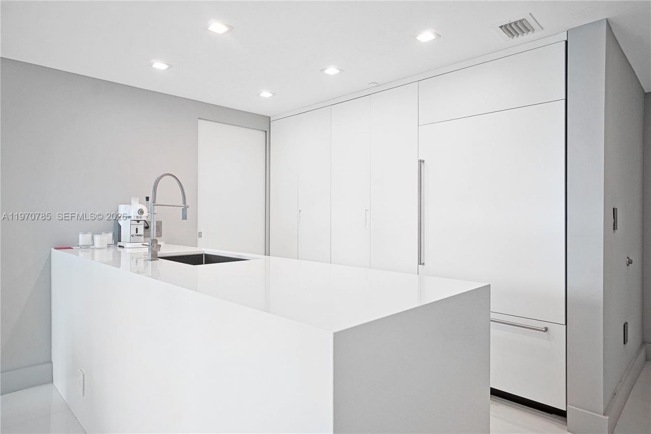475 Brickell Ave, Unit 1913, Miami, FL 33131 Photo