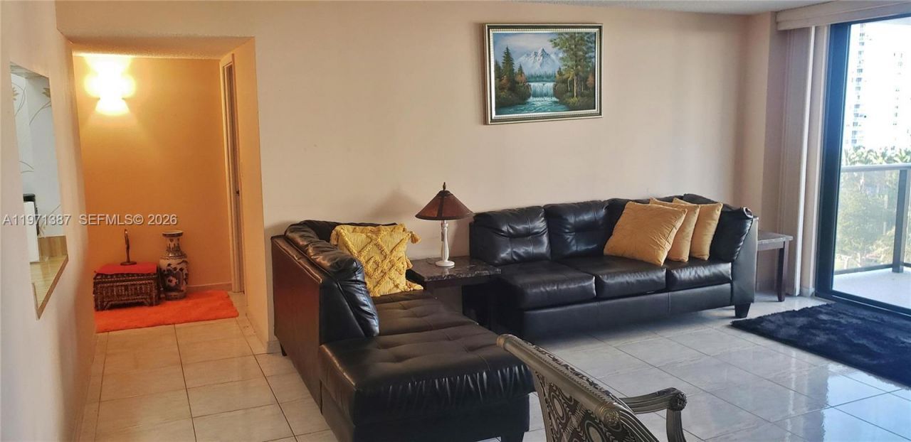 18151 NE 31st Ct , Unit 906, Aventura, FL 33160 Photo