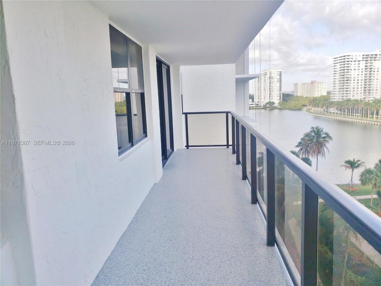 18151 NE 31st Ct , Unit 906, Aventura, FL 33160 Photo