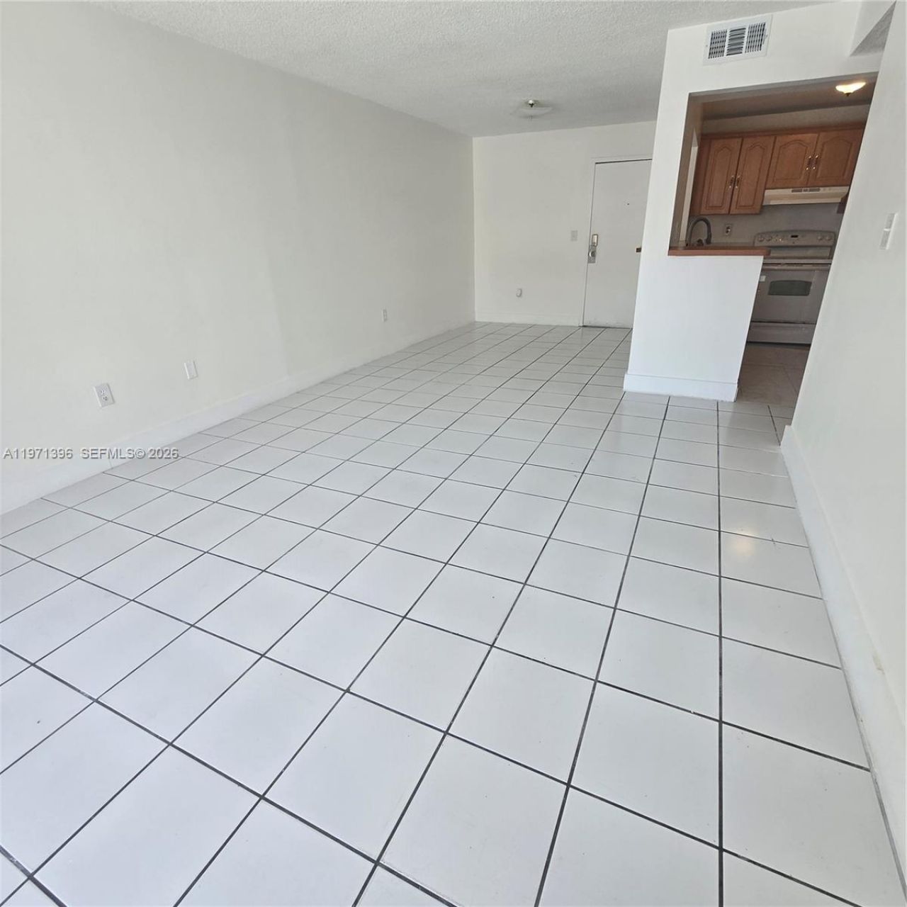 9678 Fontainebleau Blvd, Unit 111, Miami, FL 33172 Photo